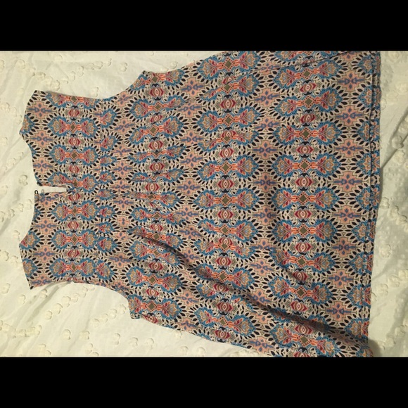 Patterned thick strap tank top. - Picture 3 of 3